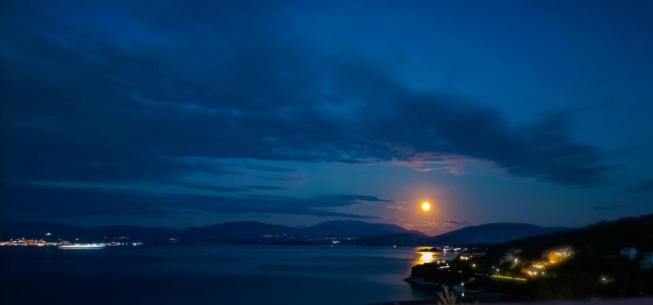 Dionysos Apartments Apraos Екстериор снимка