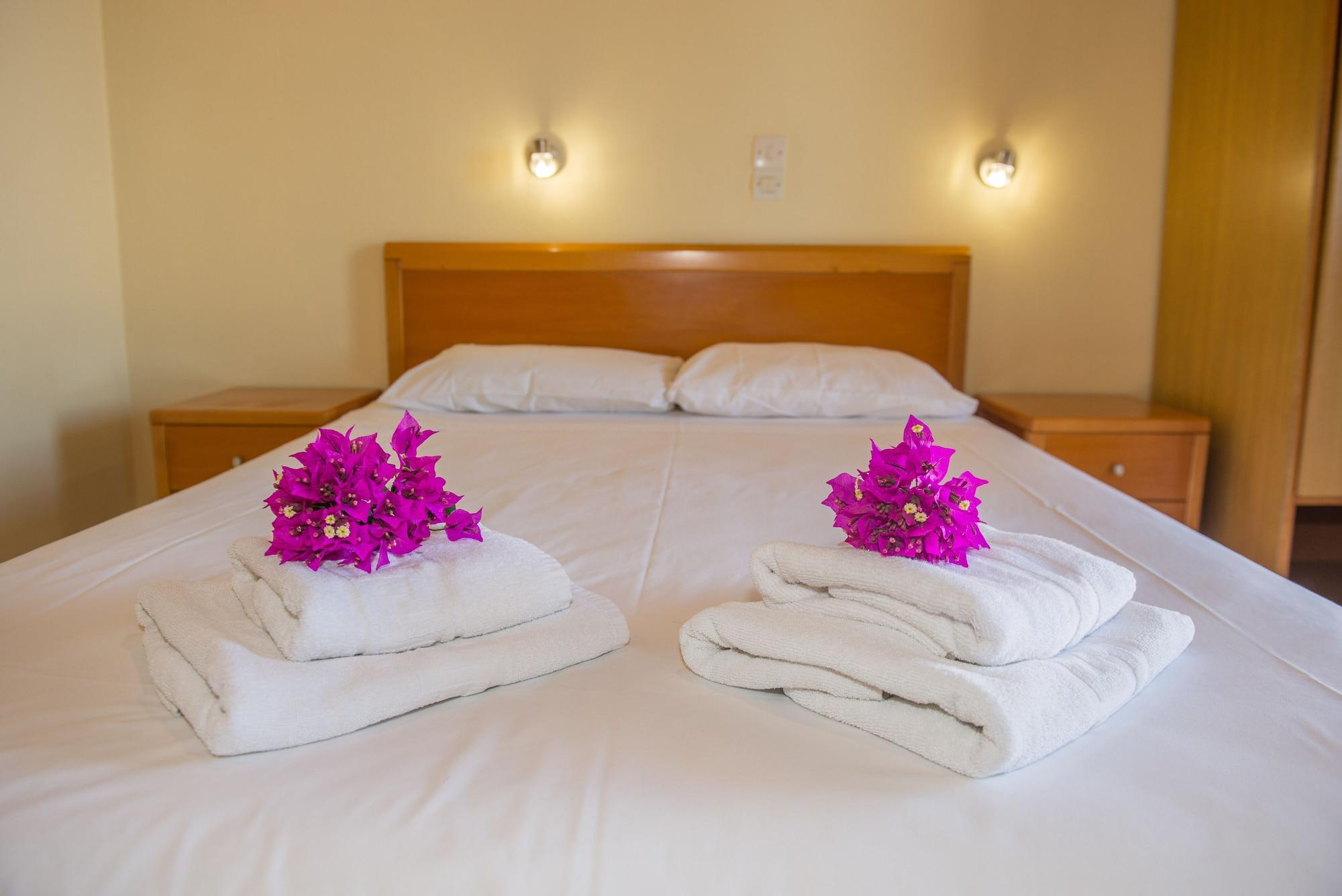 Dionysos Apartments Apraos Екстериор снимка