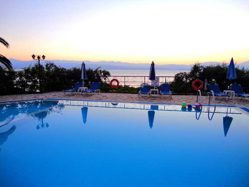 Dionysos Apartments Apraos Екстериор снимка