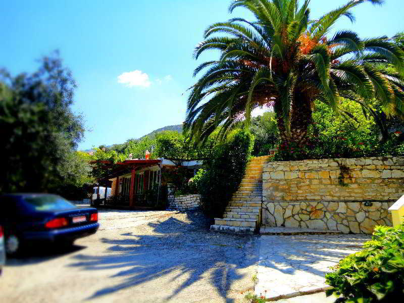 Dionysos Apartments Apraos Екстериор снимка