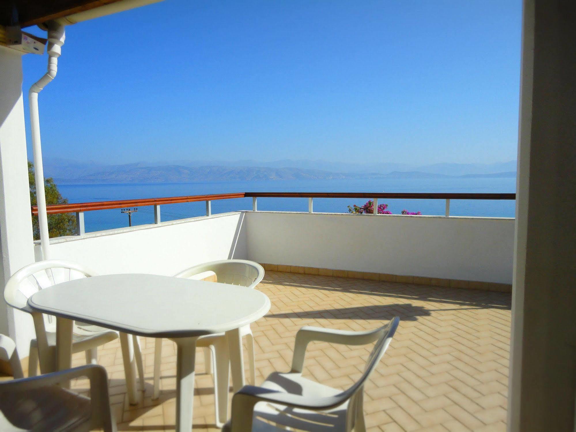 Dionysos Apartments Apraos Екстериор снимка