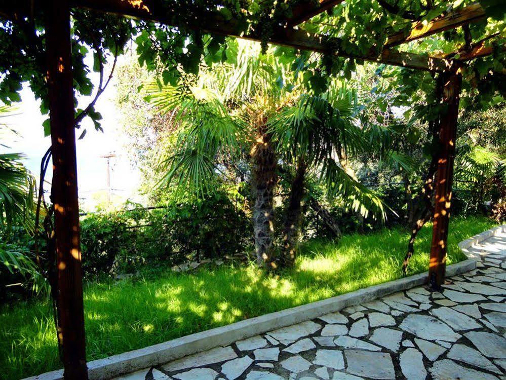 Dionysos Apartments Apraos Екстериор снимка