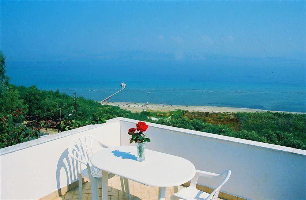 Dionysos Apartments Apraos Екстериор снимка